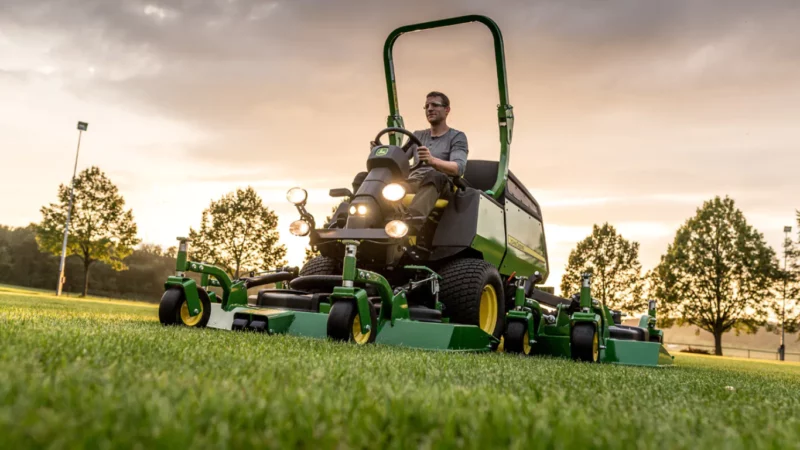 John Deere 1600T Wide Area Rotary Mower - Image 2