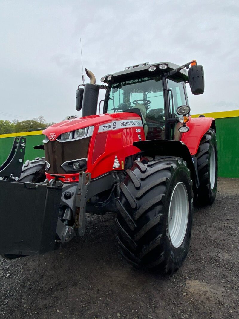 Massey Ferguson 7718S