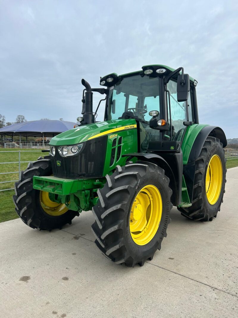 John Deere 6120M