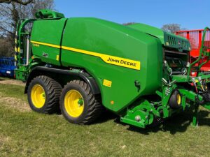John Deere C441R