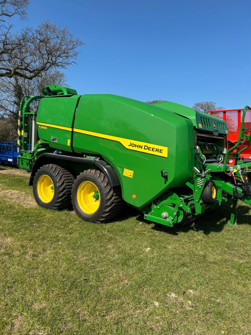 John Deere C441R