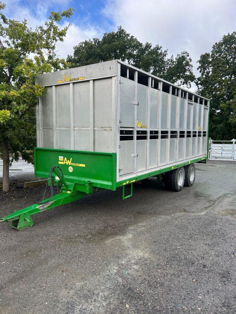 22 FT AW Livestock Box