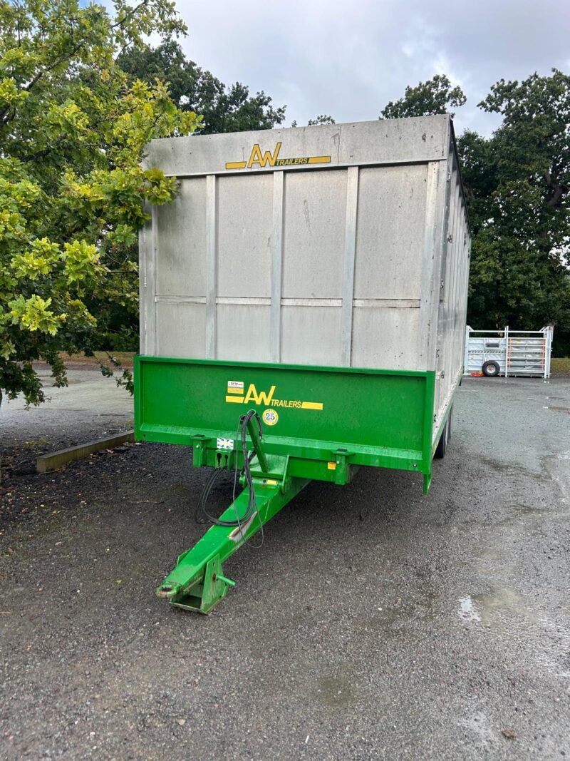 22 FT AW Livestock Box - Image 4