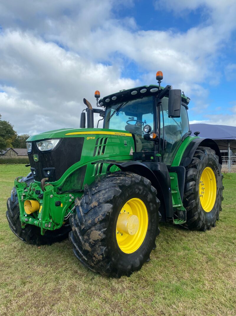 John Deere 6175R