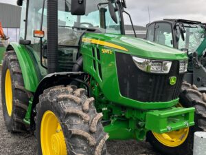 John Deere 5075E
