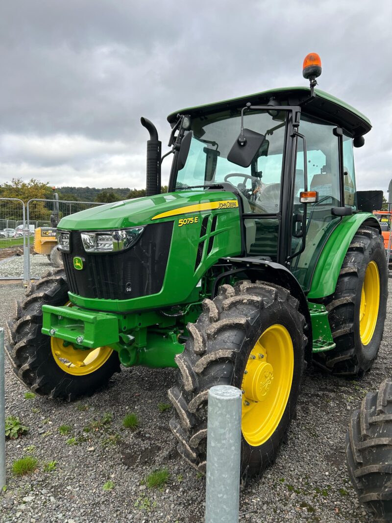 John Deere 5075E - Image 2