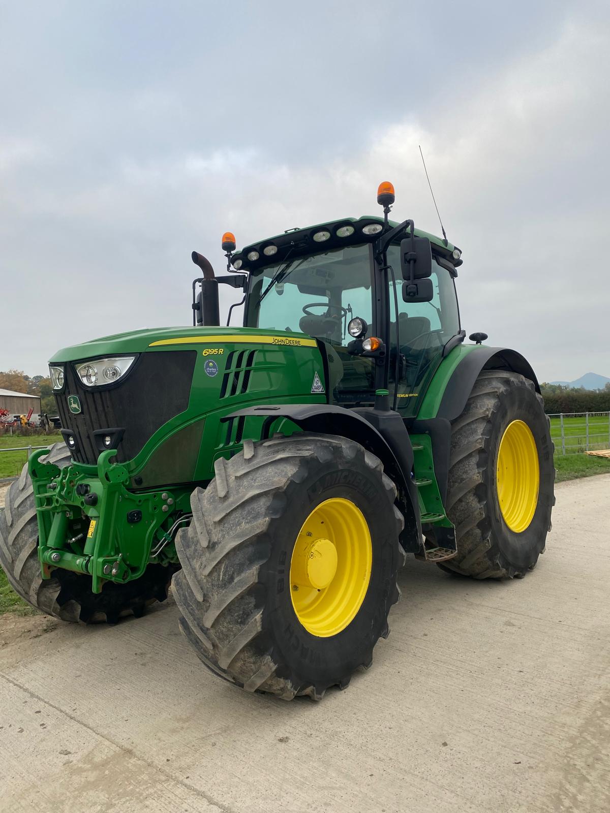 John Deere 6195R