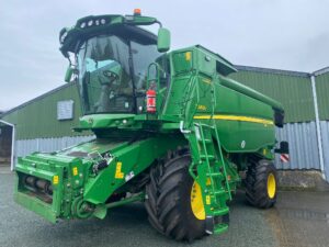 John Deere T660i