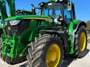 John Deere 6M 165